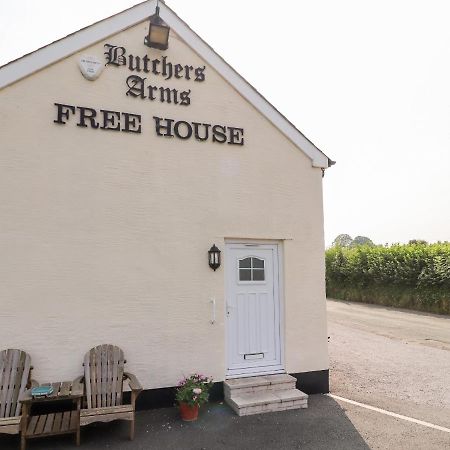 Butchers Arms Cottage Nercwys エクステリア 写真